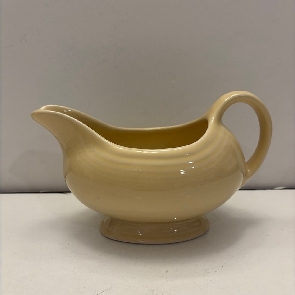 Vintage Fiestaware Yellow Gravy Boat Sauce Pitcher Homer Laughlin 16oz